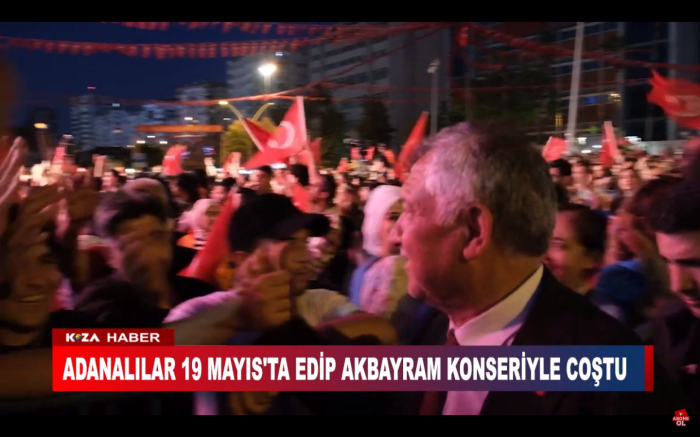 ADANALILAR 19 MAYIS'TA EDİP AKBAYRAM KONSERİYLE COŞTU