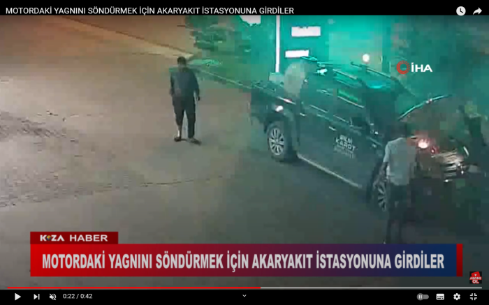 MOTORDAKİ YAGNINI SÖNDÜRMEK İÇİN AKARYAKIT İSTASYONUNA GİRDİLER