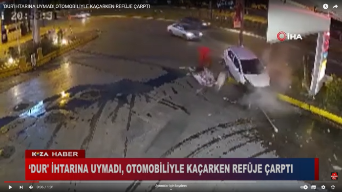 'DUR'İHTARINA UYMADI,OTOMOBİLİYLE KAÇARKEN REFÜJE ÇARPTI