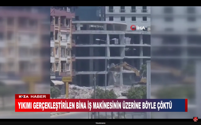 YIKIMI GERÇEKLEŞTİRİLEN BİNA İŞ MAKİNESİNİN ÜZERİNE BÖYLE ÇÖKTÜ