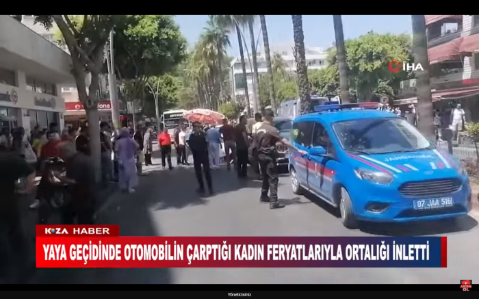 YAYA GEÇİDİNDE OTOMOBİLİN ÇARPTIĞI KADIN FERYATLARIYLA ORTALIĞI İNLETTİ