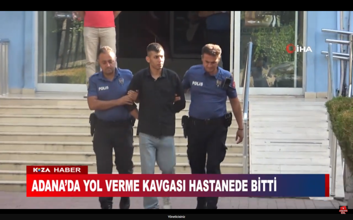 ADANA’DA YOL VERME KAVGASI HASTANEDE BİTTİ