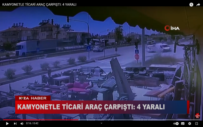 KAMYONETLE TİCARİ ARAÇ ÇARPIŞTI: 4 YARALI