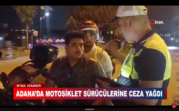 ADANA’DA MOTOSİKLET SÜRÜCÜLERİNE CEZA YAĞDI