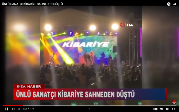 ÜNLÜ SANATÇI KİBARİYE SAHNEDEN DÜŞTÜ