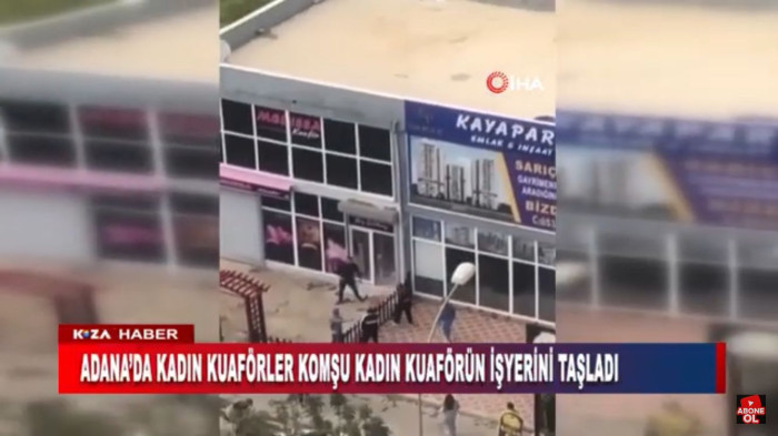 ADANA’DA KADIN KUAFÖRLER KOMŞU KADIN KUAFÖRÜN İŞ YERİNİ TAŞLAYARAK MADDİ ZARAR VERDİ.