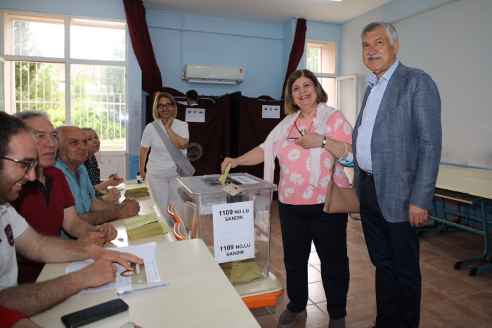 BAŞKAN ZEYDAN KARALAR OYUNU KULLANDI