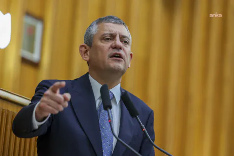 ÖZGÜR ÖZEL: “BUTLAN YÖNETİMİ CHP’DEN UZAKLAŞTIRILMALI VE CHP SAĞLIKLI BİR YAPIYA ULAŞTIRILMALI”